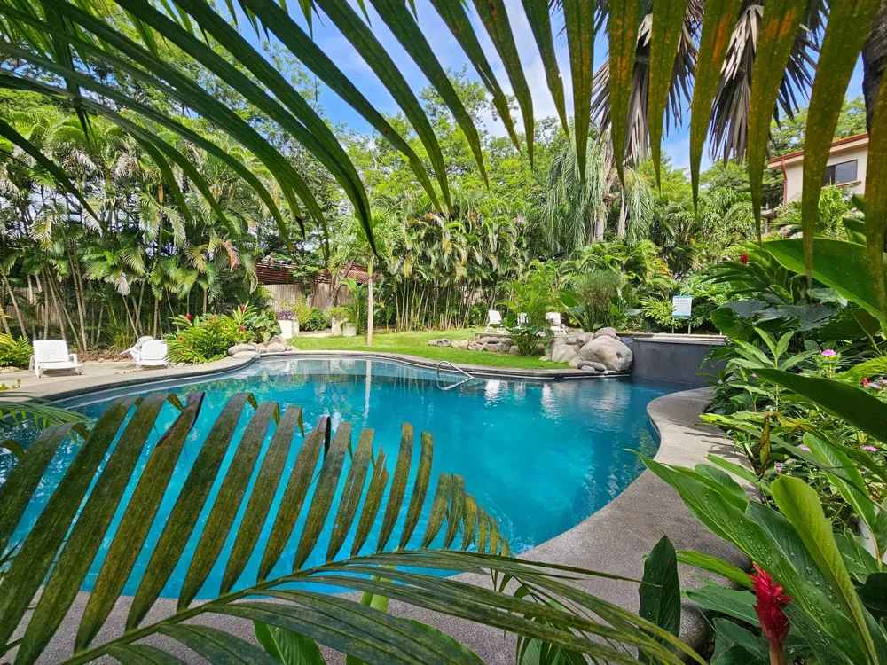 Serena Condos resort-style courtyard pool in Playas del Coco